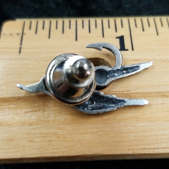 Vintage Kabana fly fisherman pin - Picture 3 of 3
